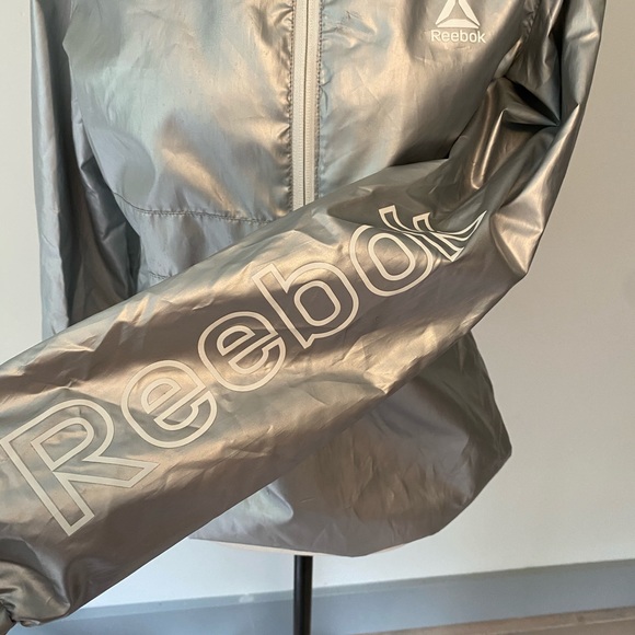 Reebok Silver Pullover lightweight Rain Jacket - Picture 6 of 13